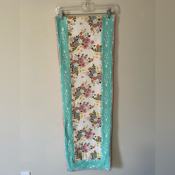 Matilda Jane Feathered Friend Table Runner 82 inches x 14 inches - Picture 1 of 7